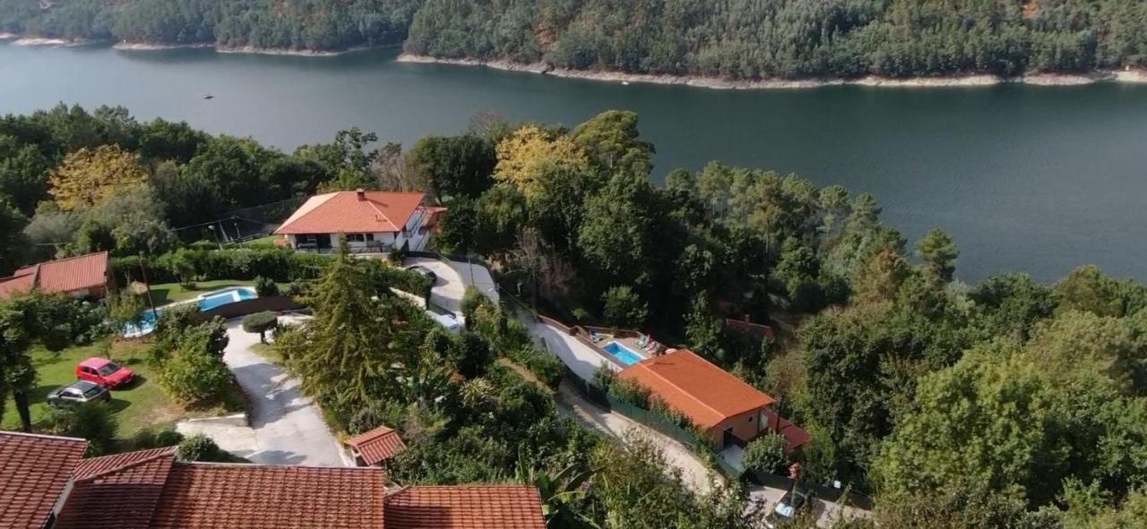 ヴィエイラ・ド・ミーニョ Casa Encosta Do Geres-Ferias No Geresヴィラ エクステリア 写真